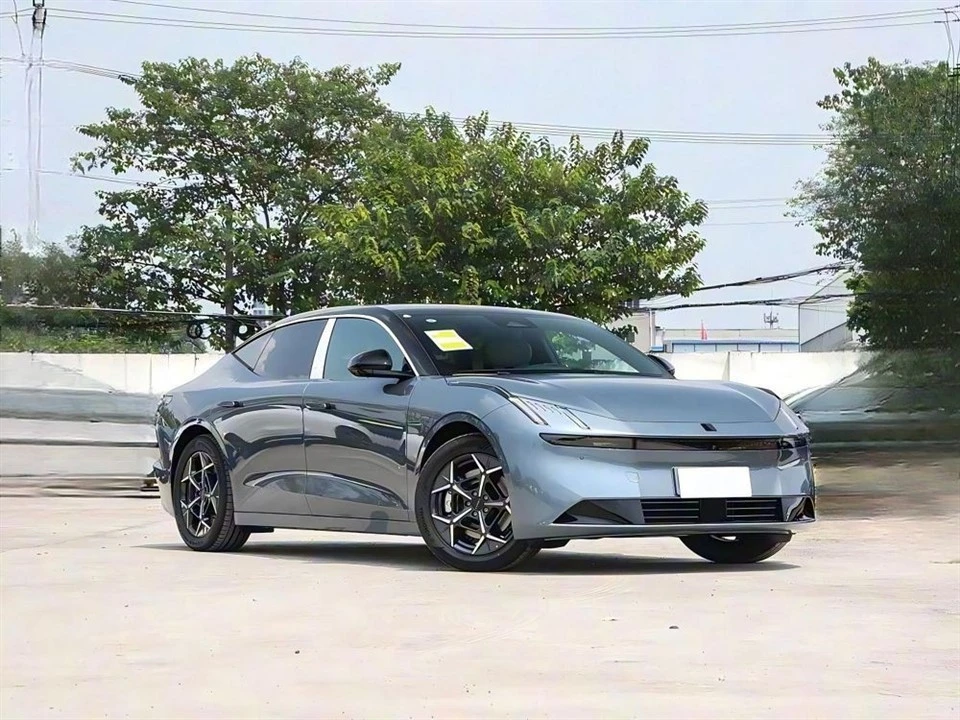 Lynk & Co Z10 Sedan factory
